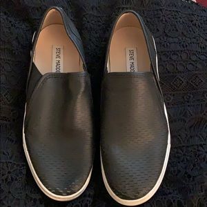 Steve Madden slip-on’s